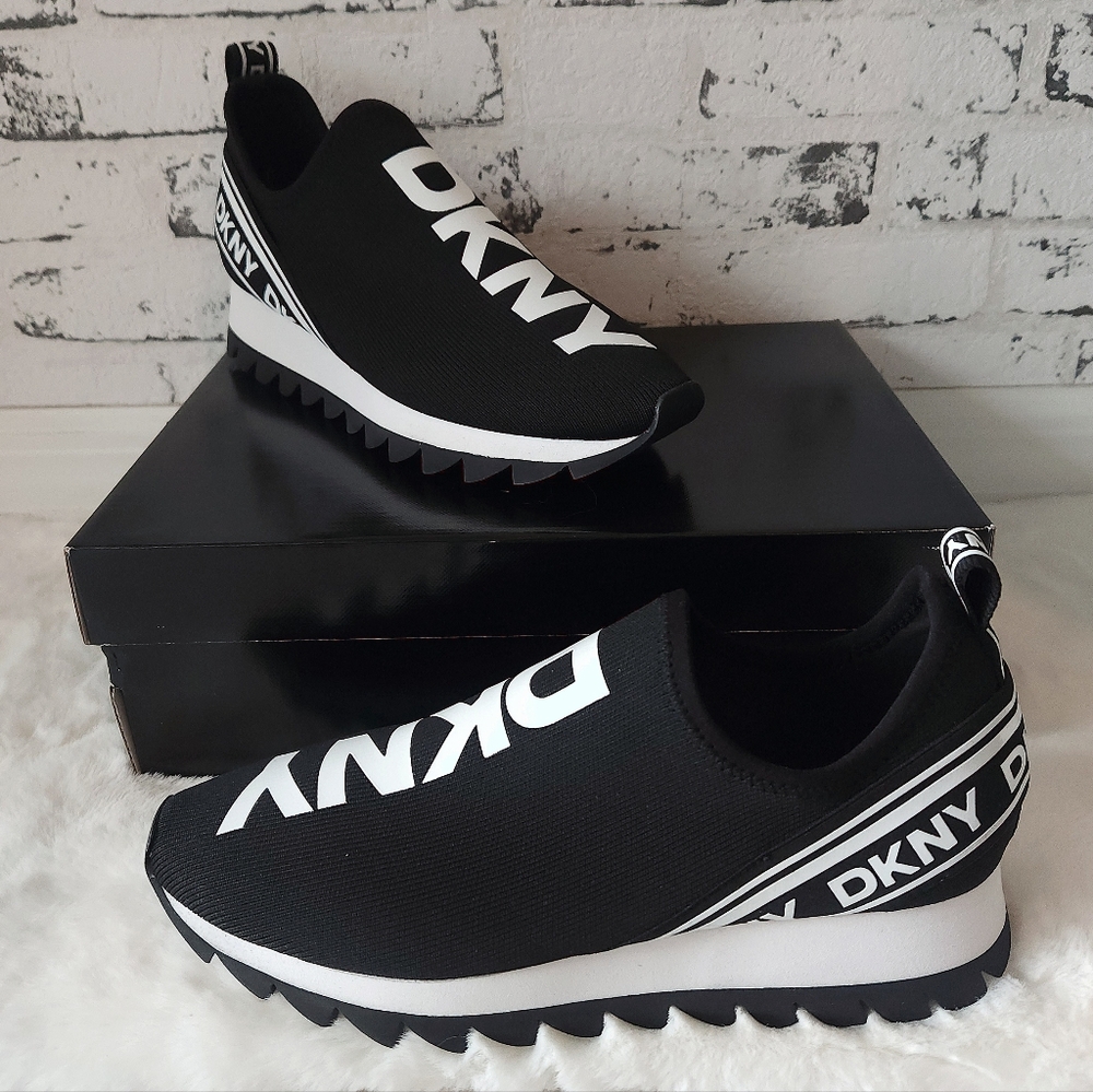 NIB DKNY Abbi Slip-On Sneakers, 9.5